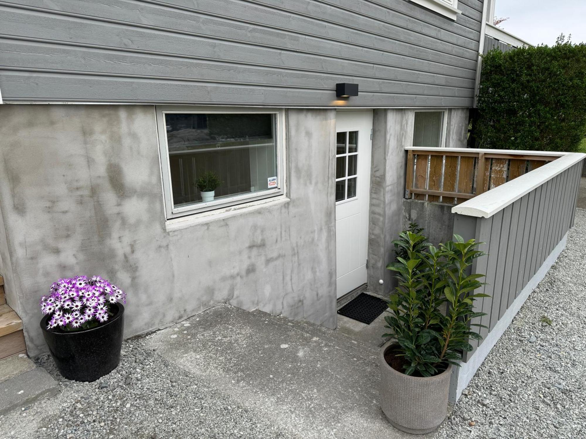 Mini Apartment In Centre Of Jorpeland Bagian luar foto